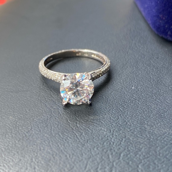 Moissanite diamond engagement ring 2 carats - Picture 10 of 11